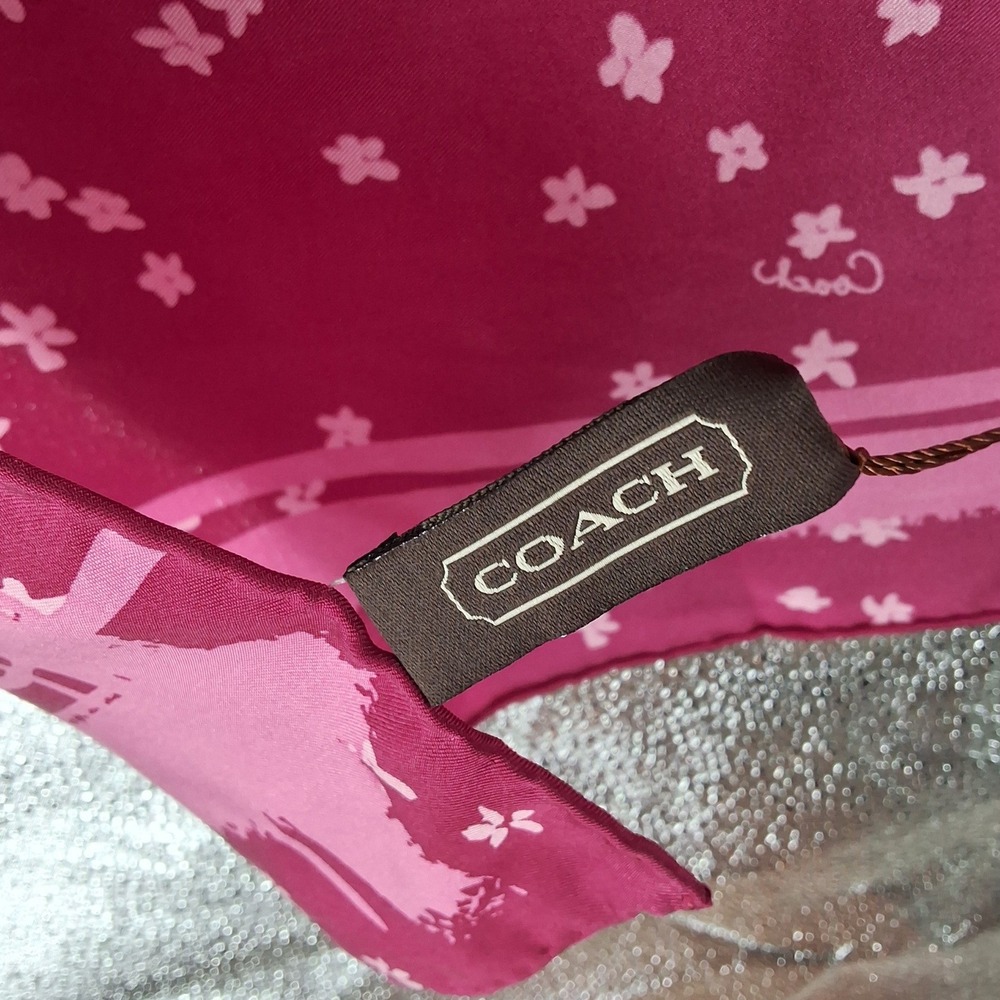 Coach NWT Magenta Pink Mini Floral Script Logo 100% Silk Square Scarf 27x27 - Picture 4 of 8